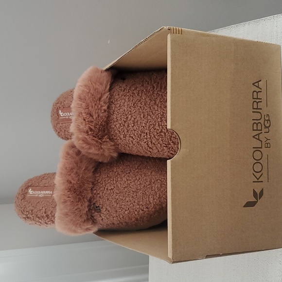 KOOLABURRA BY UGG SLIPPERS - Picture 4 of 8